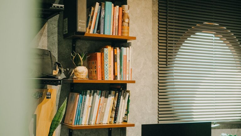Tips for Creating a Cozy and Inviting Home Office Space